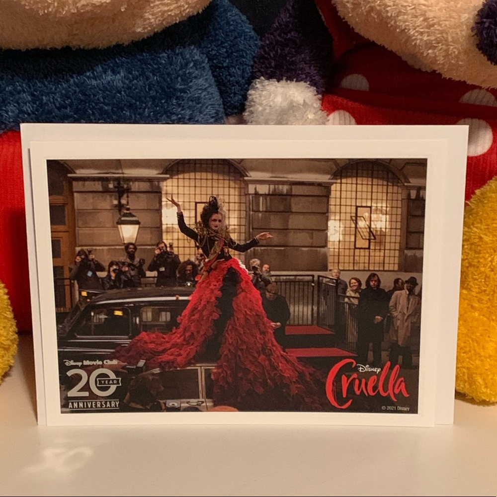 🌻 FREE w/ Purchase - Cruella Mini Lithograph
